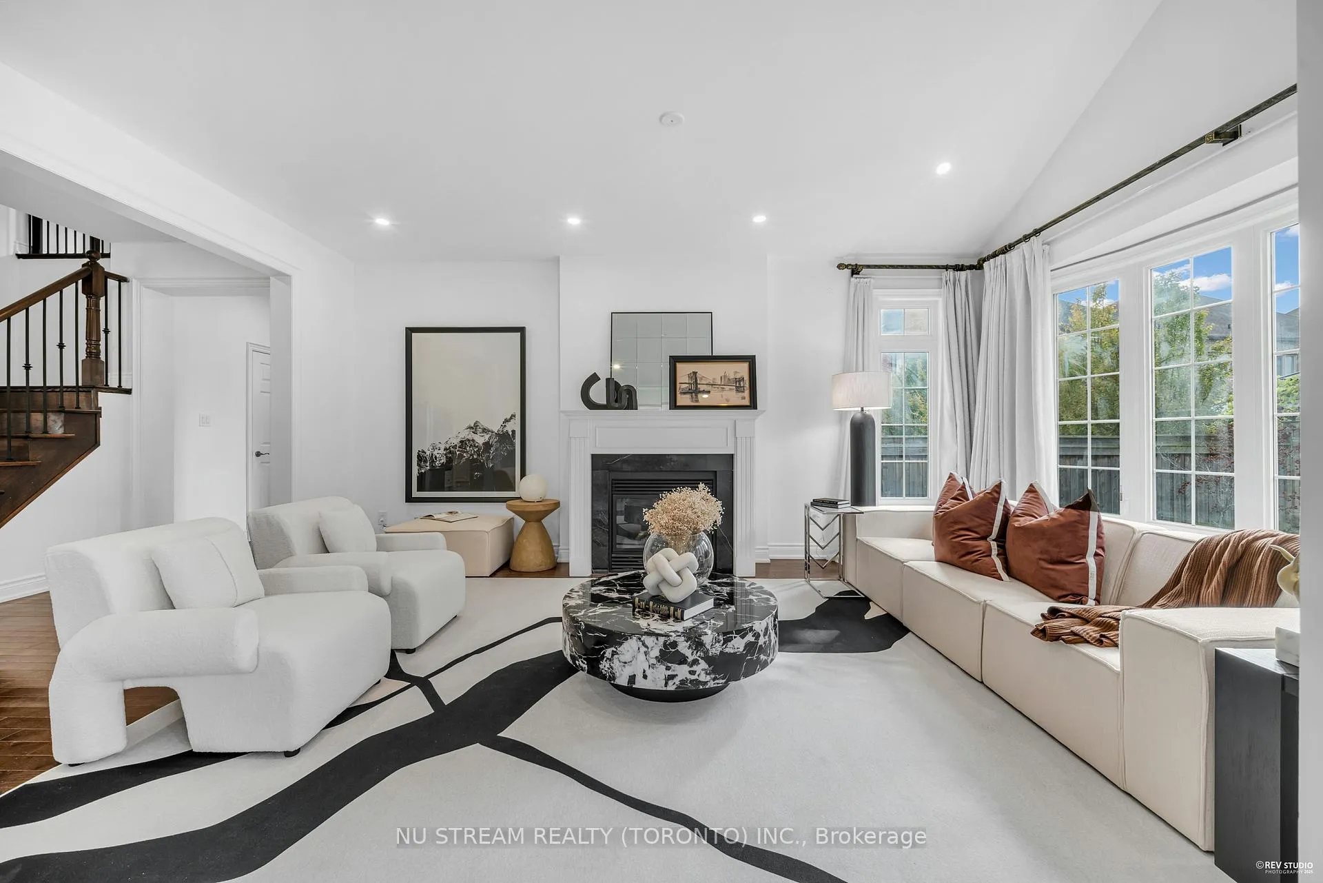 Photo 9 of 237 Upper Post Road, Vaughan, Patterson — HOMEH