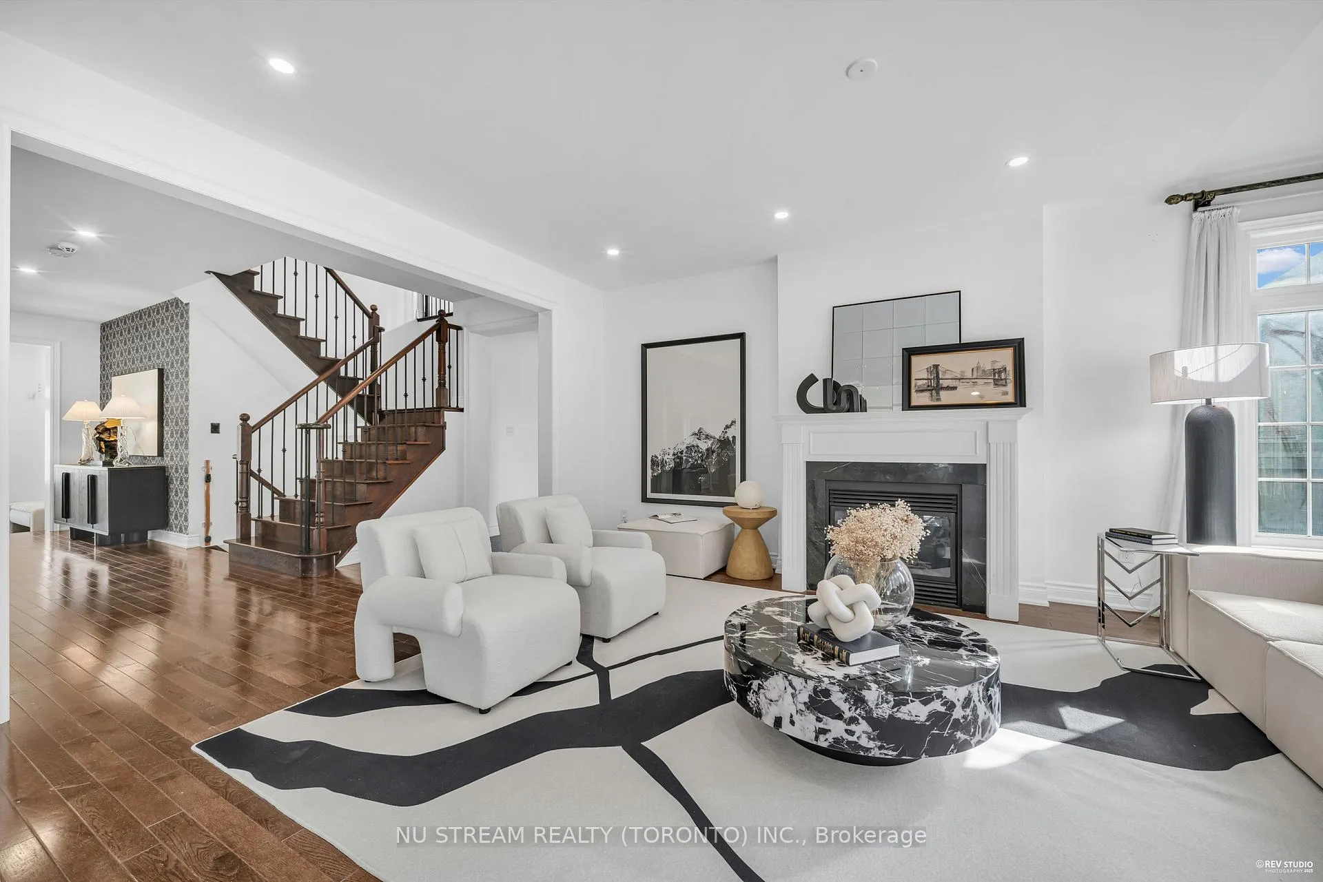 Photo 10 of 237 Upper Post Road, Vaughan, Patterson — HOMEH