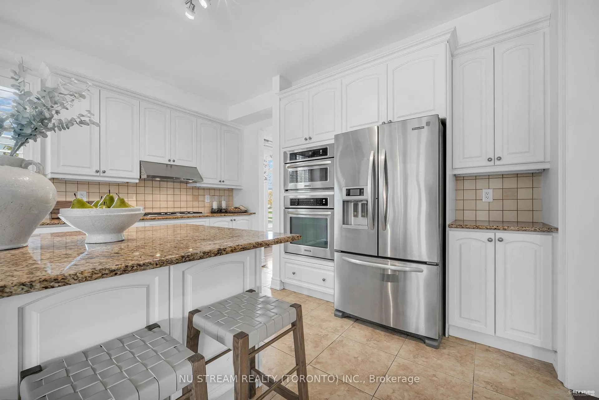 Photo 13 of 237 Upper Post Road, Vaughan, Patterson — HOMEH