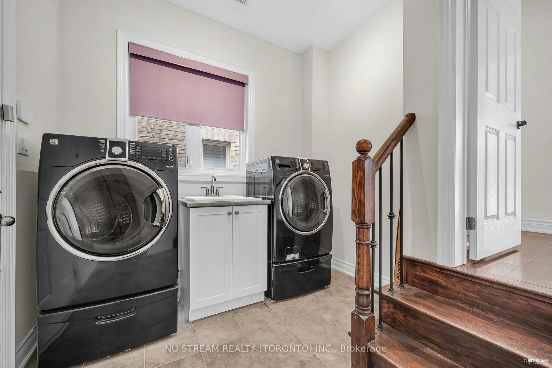 Photo 17 of 237 Upper Post Road, Vaughan, Patterson — HOMEH