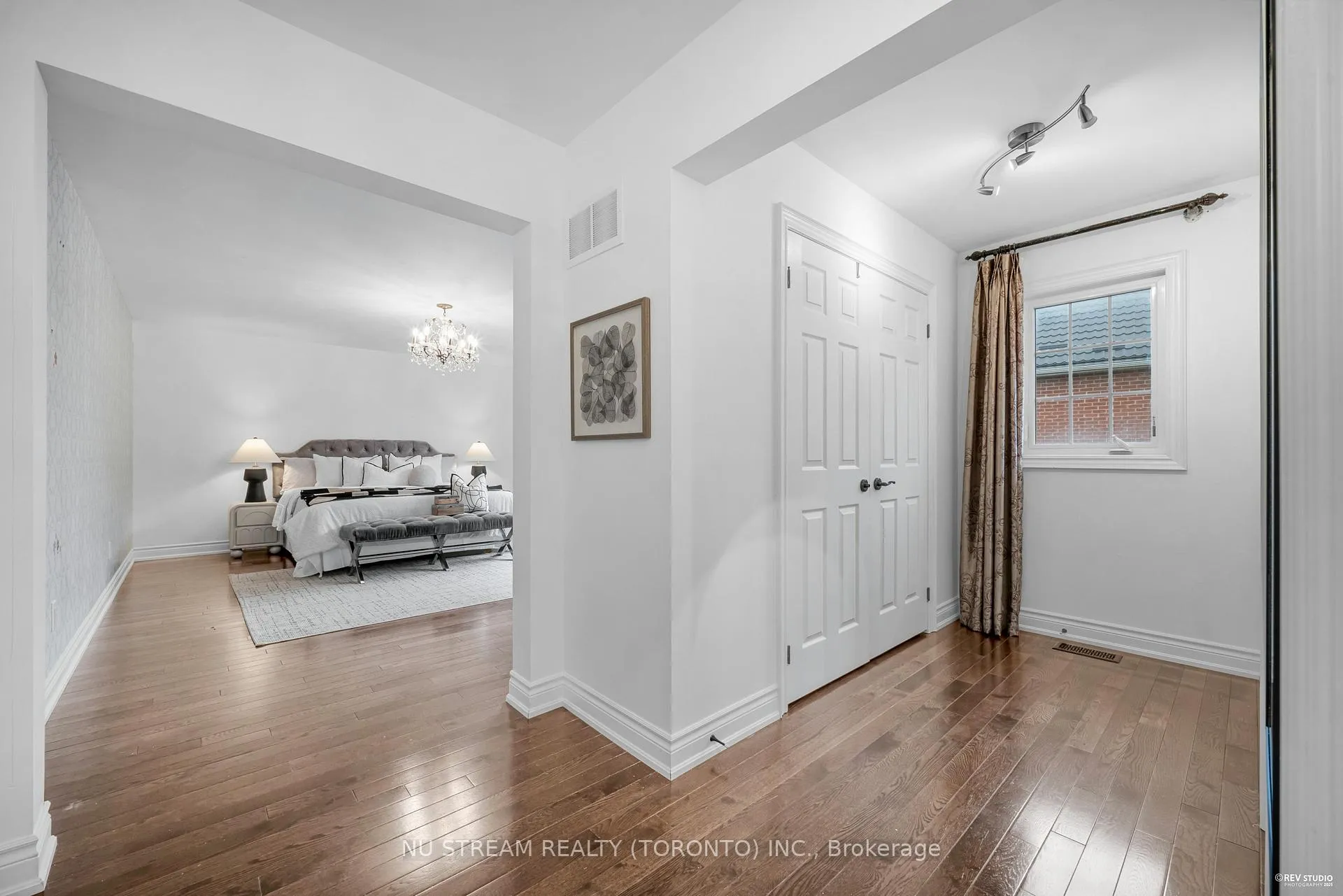 Photo 21 of 237 Upper Post Road, Vaughan, Patterson — HOMEH
