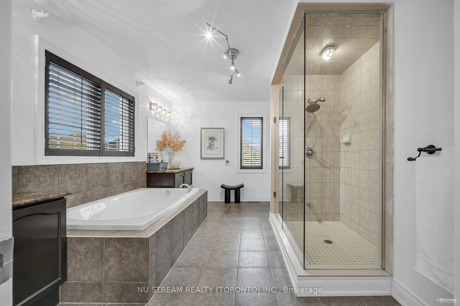 Photo 22 of 237 Upper Post Road, Vaughan, Patterson — HOMEH