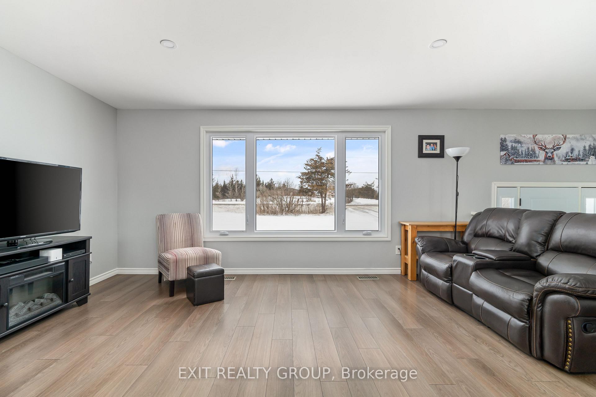 Photo 14 of 1032 Melrose Road, Tyendinaga, Tyendinaga Township — HOMEH