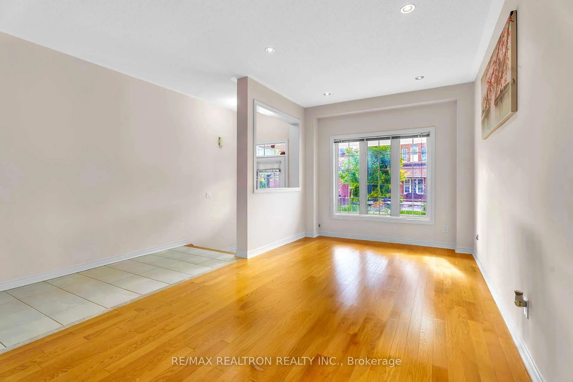 Photo 6 of 50 Saint Victor Drive, Vaughan, Vellore Village — HOMEH