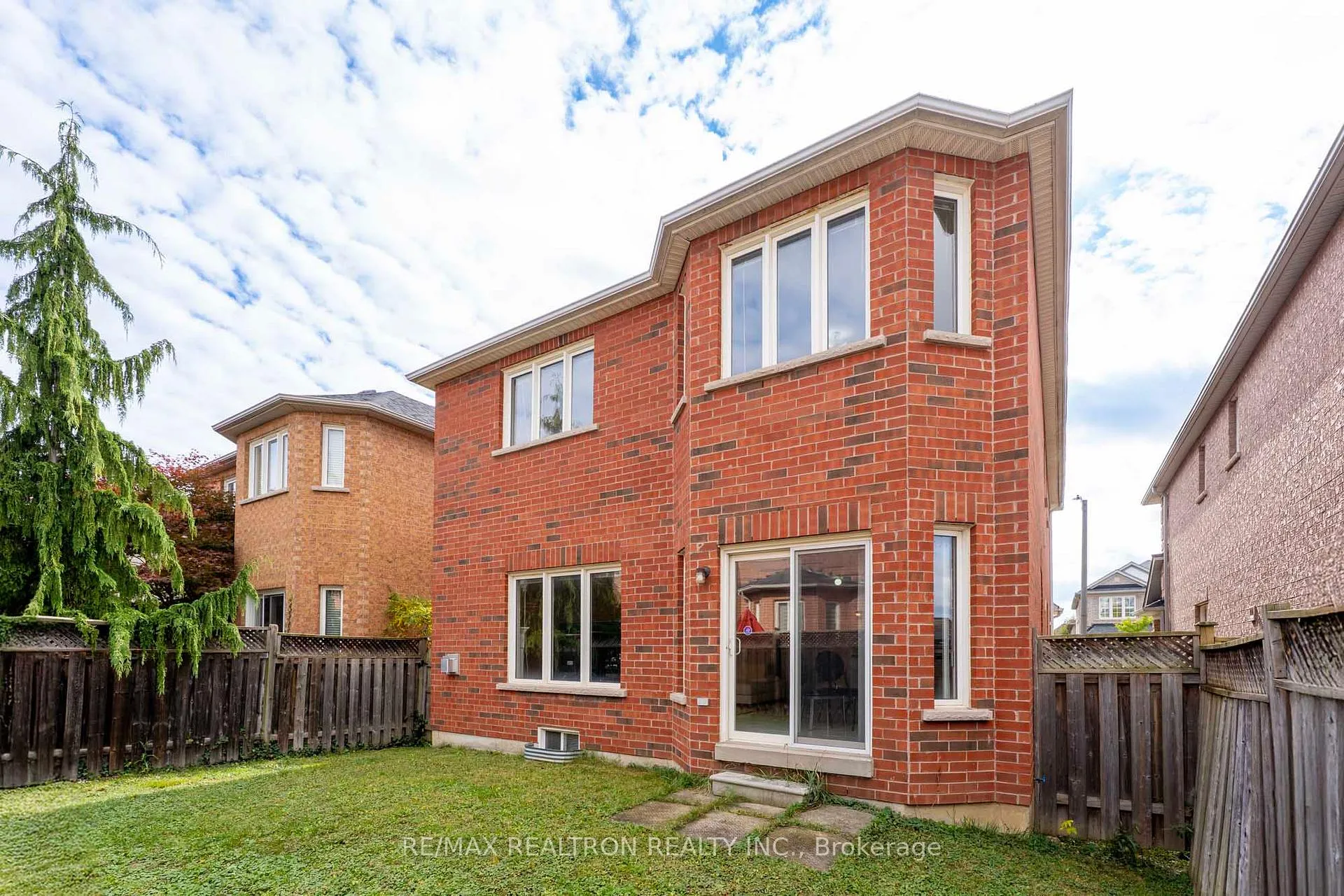 Photo 17 of 50 Saint Victor Drive, Vaughan, Vellore Village — HOMEH