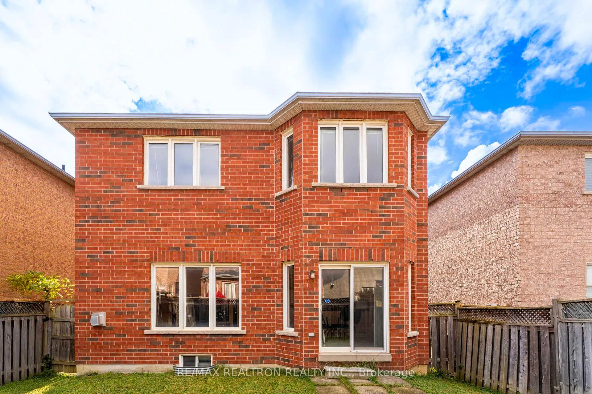Photo 18 of 50 Saint Victor Drive, Vaughan, Vellore Village — HOMEH