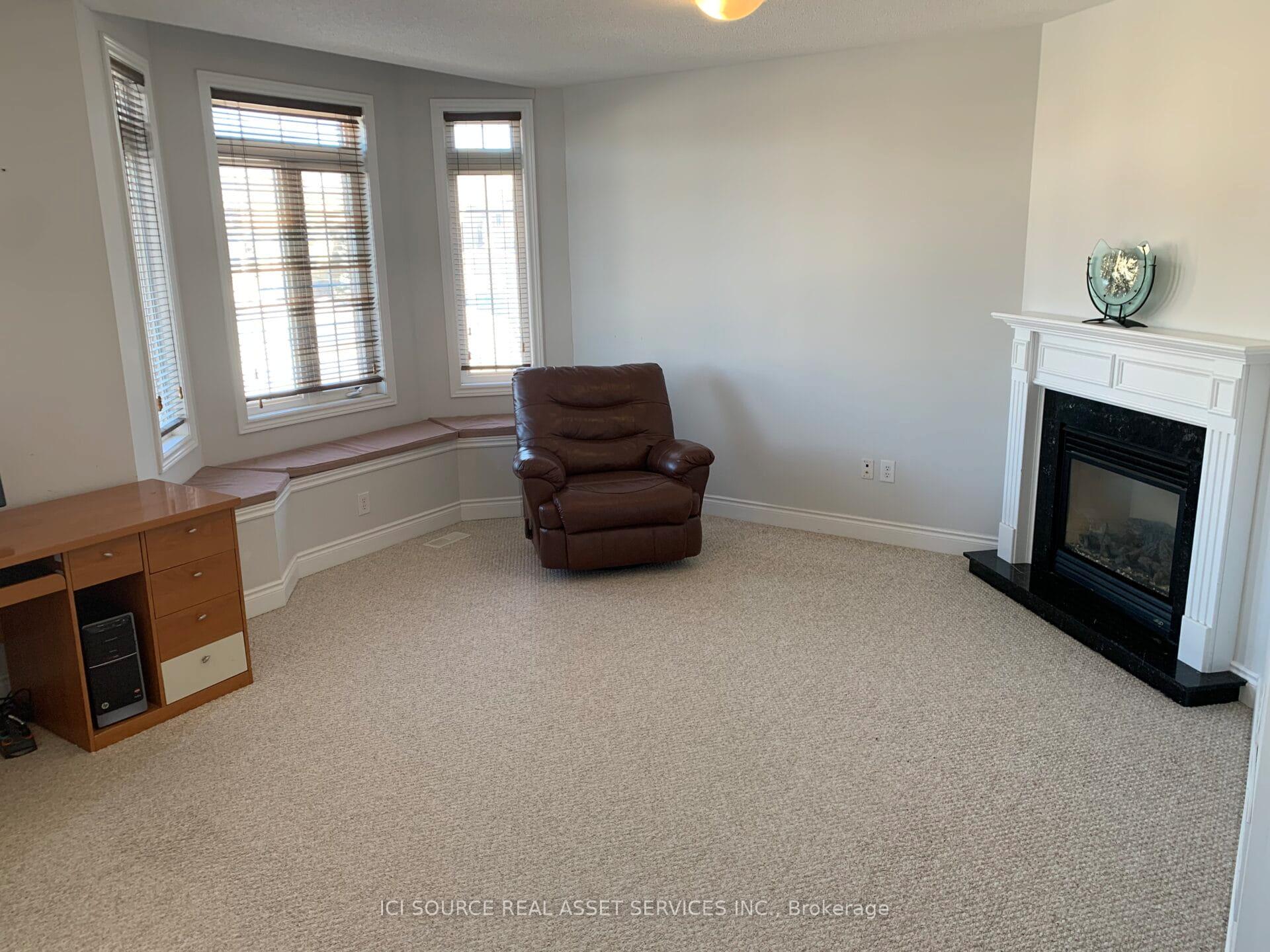 Photo 3 of 228 Vanda Drive, Vaughan, Patterson — HOMEH