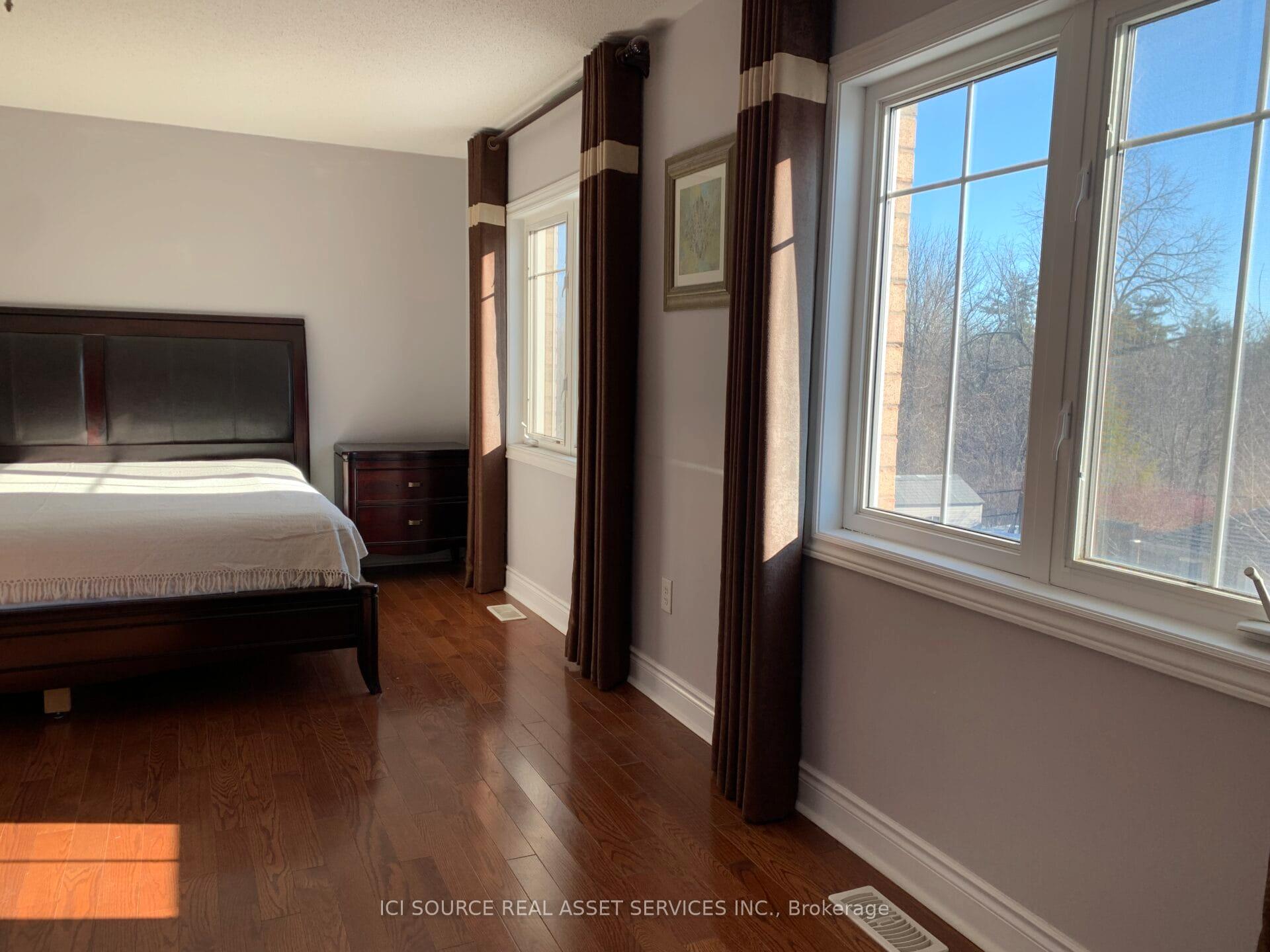 Photo 5 of 228 Vanda Drive, Vaughan, Patterson — HOMEH