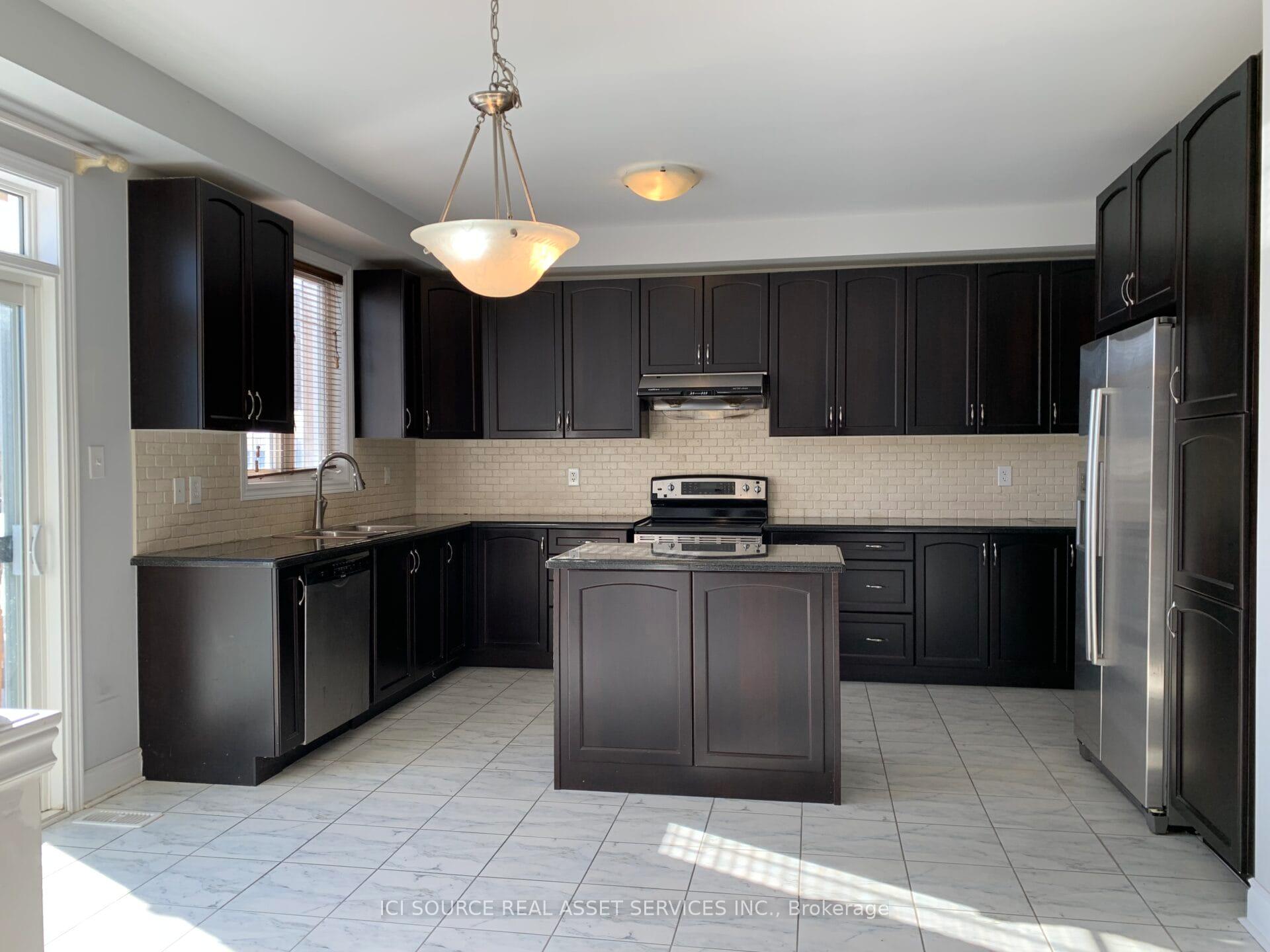 Photo 6 of 228 Vanda Drive, Vaughan, Patterson — HOMEH