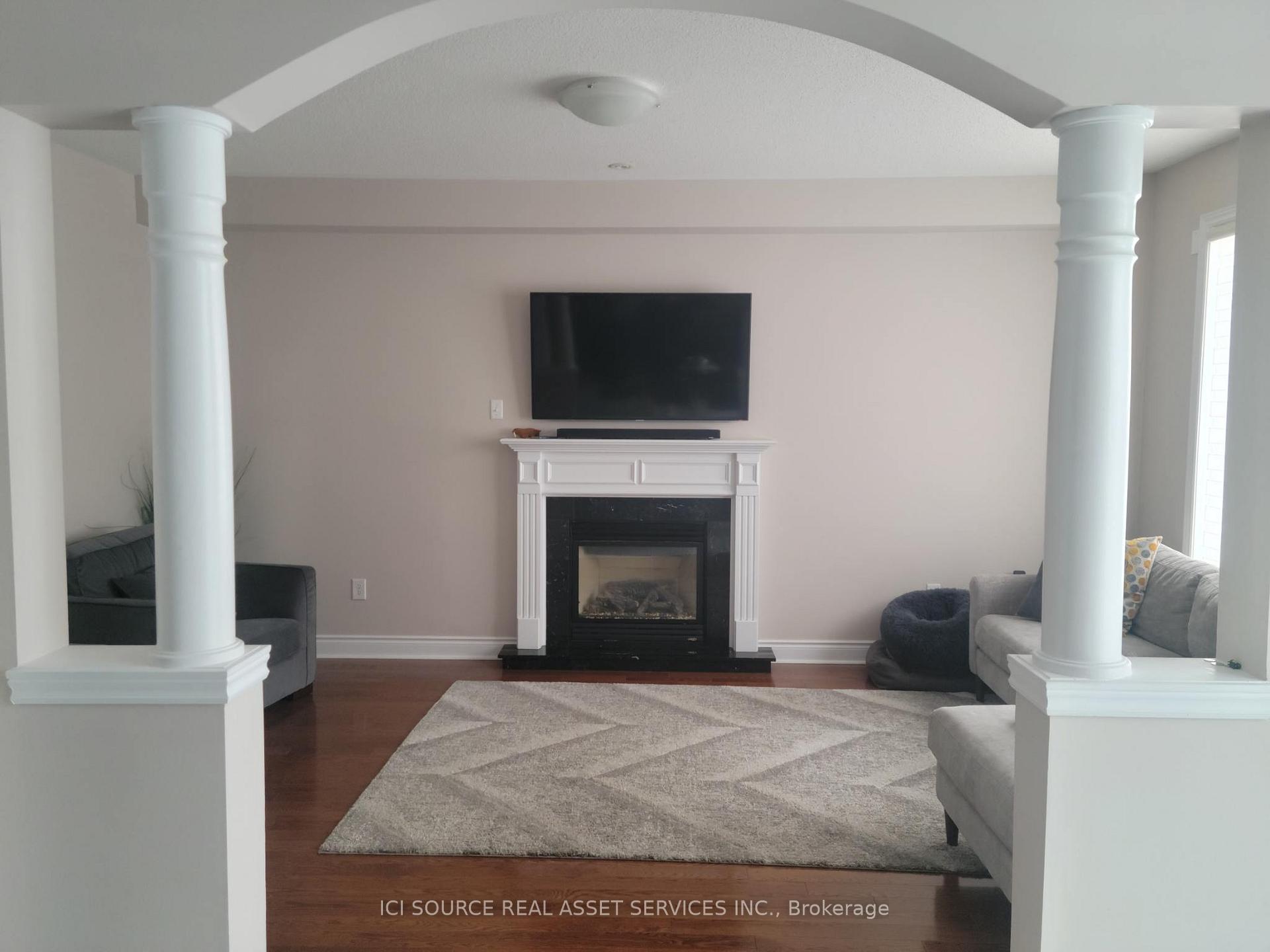 Photo 10 of 228 Vanda Drive, Vaughan, Patterson — HOMEH