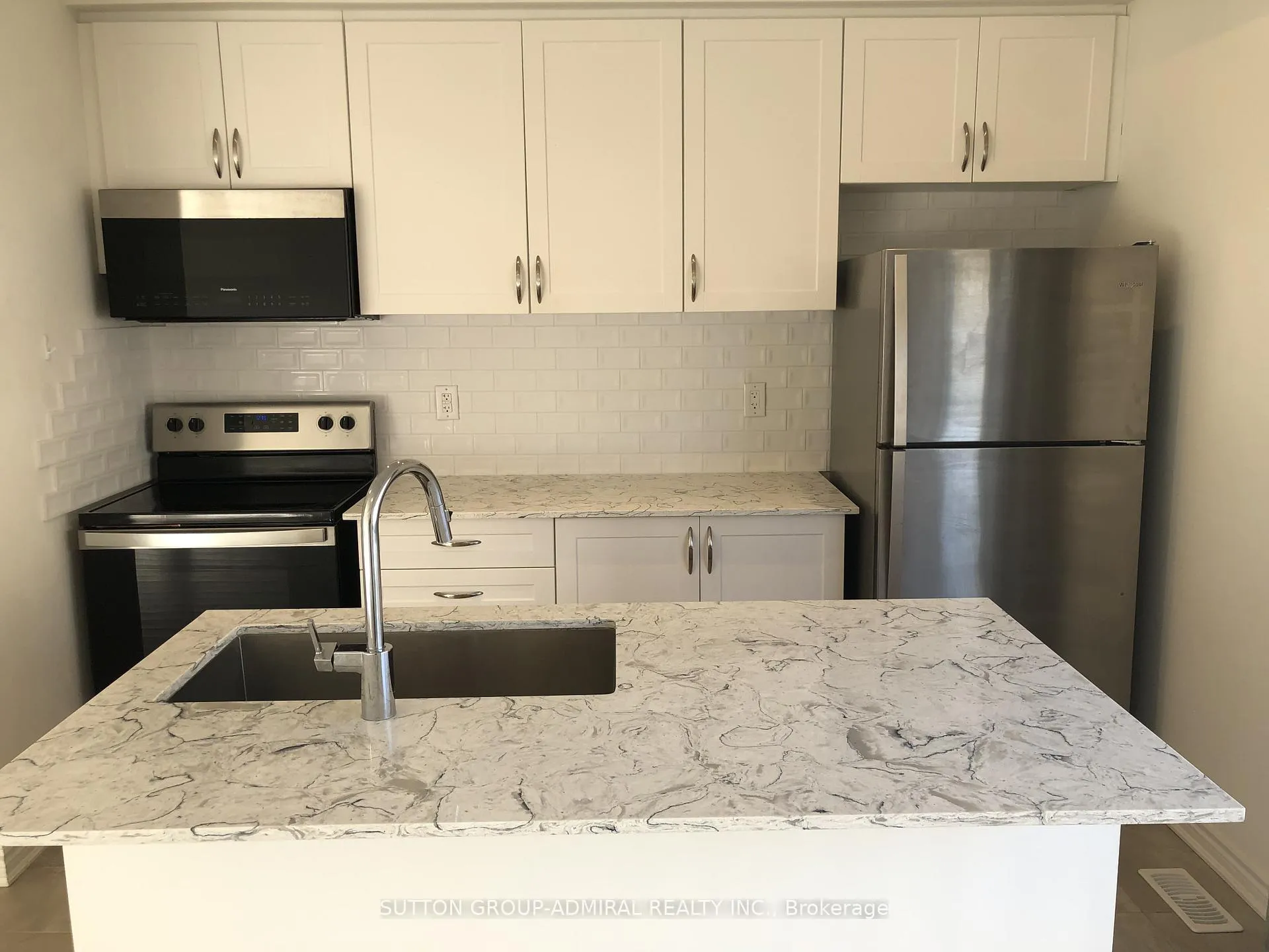 Photo 10 of 9 Dunes Drive, Wasaga Beach — HOMEH