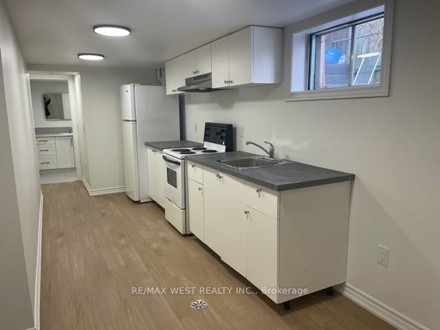 Photo 2 of 22 Woodgate Drive, Toronto, Rockcliffe-Smythe — HOMEH