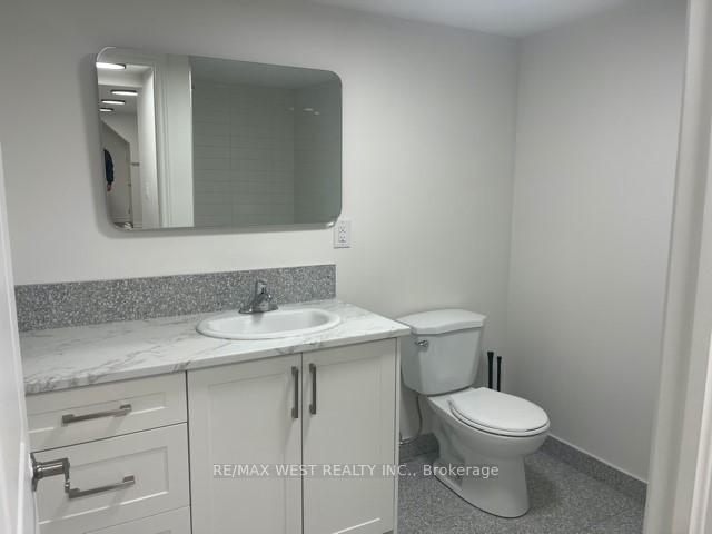 Photo 6 of 22 Woodgate Drive, Toronto, Rockcliffe-Smythe — HOMEH