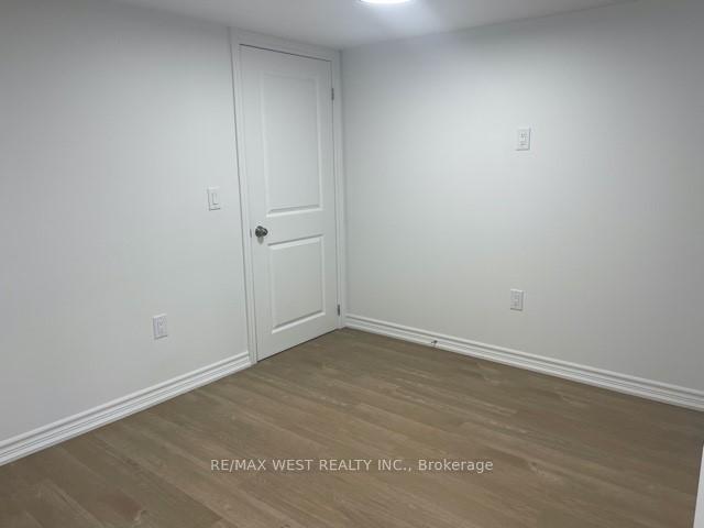 Photo 7 of 22 Woodgate Drive, Toronto, Rockcliffe-Smythe — HOMEH