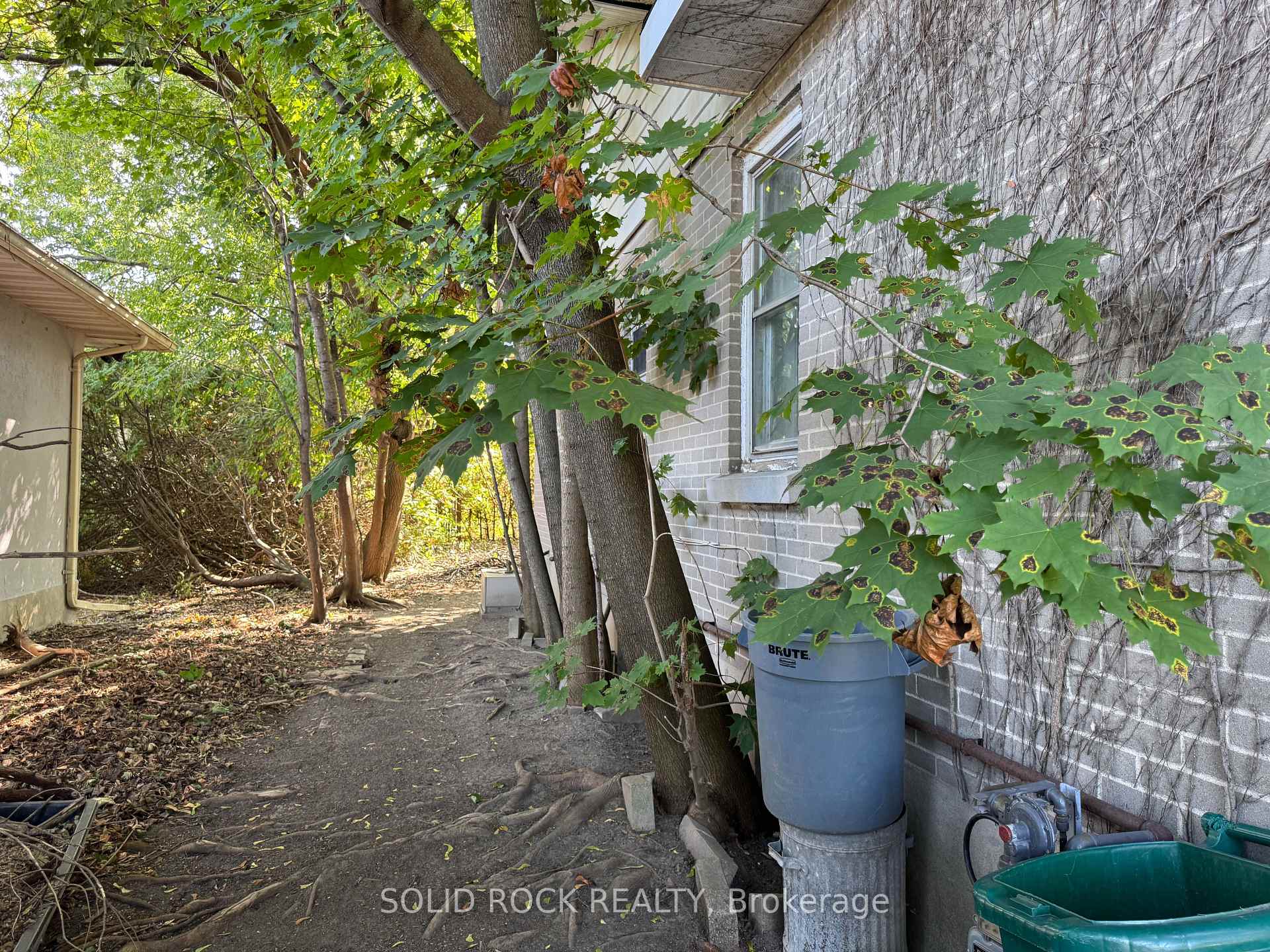 Photo 3 of 244 Smyth Road, Ottawa, Alta Vista/Faircrest Heights — HOMEH