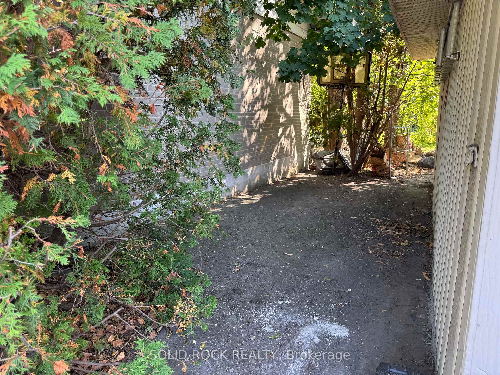 Photo 7 of 244 Smyth Road, Ottawa, Alta Vista/Faircrest Heights — HOMEH