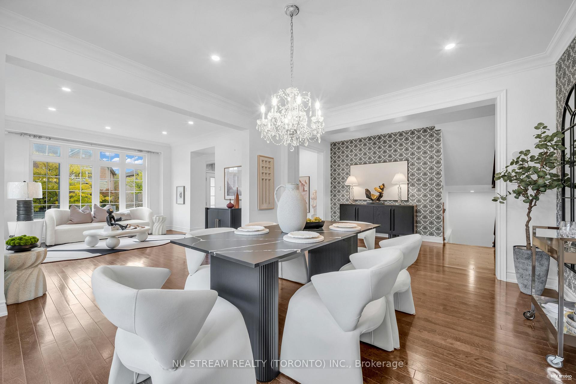 Photo 9 of 237 Upper Post Road, Vaughan, Patterson — HOMEH