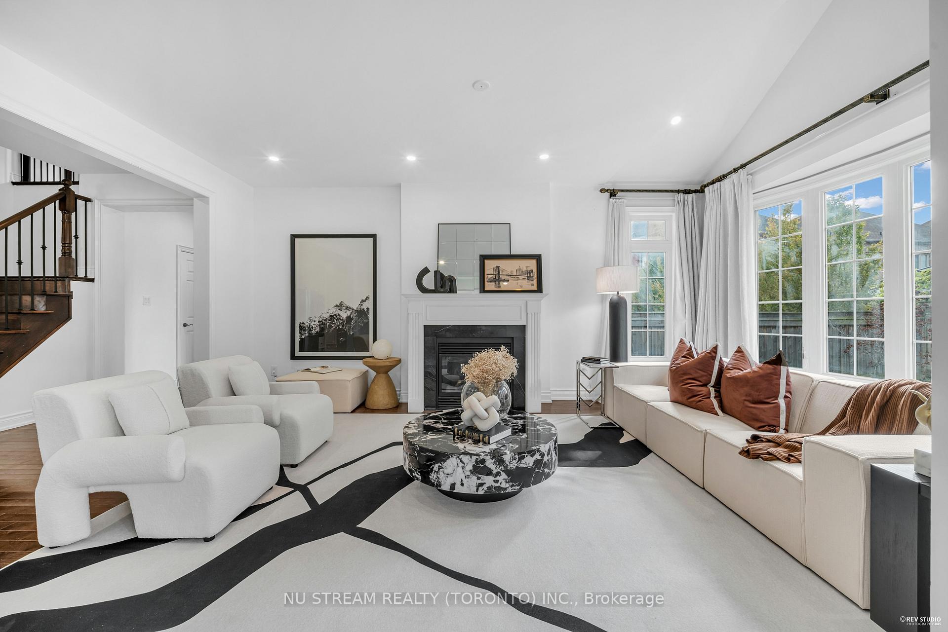 Photo 12 of 237 Upper Post Road, Vaughan, Patterson — HOMEH