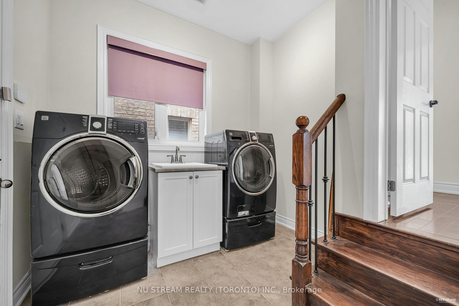 Photo 37 of 237 Upper Post Road, Vaughan, Patterson — HOMEH