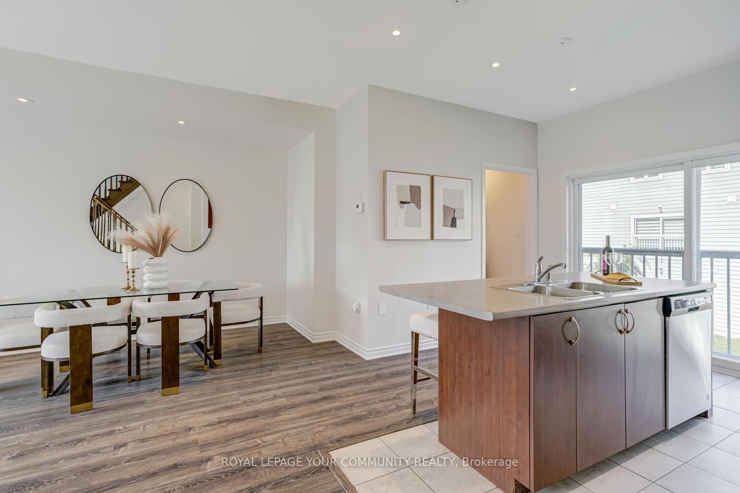 Photo 4 of 25 Shelburne Avenue, Wasaga Beach — HOMEH