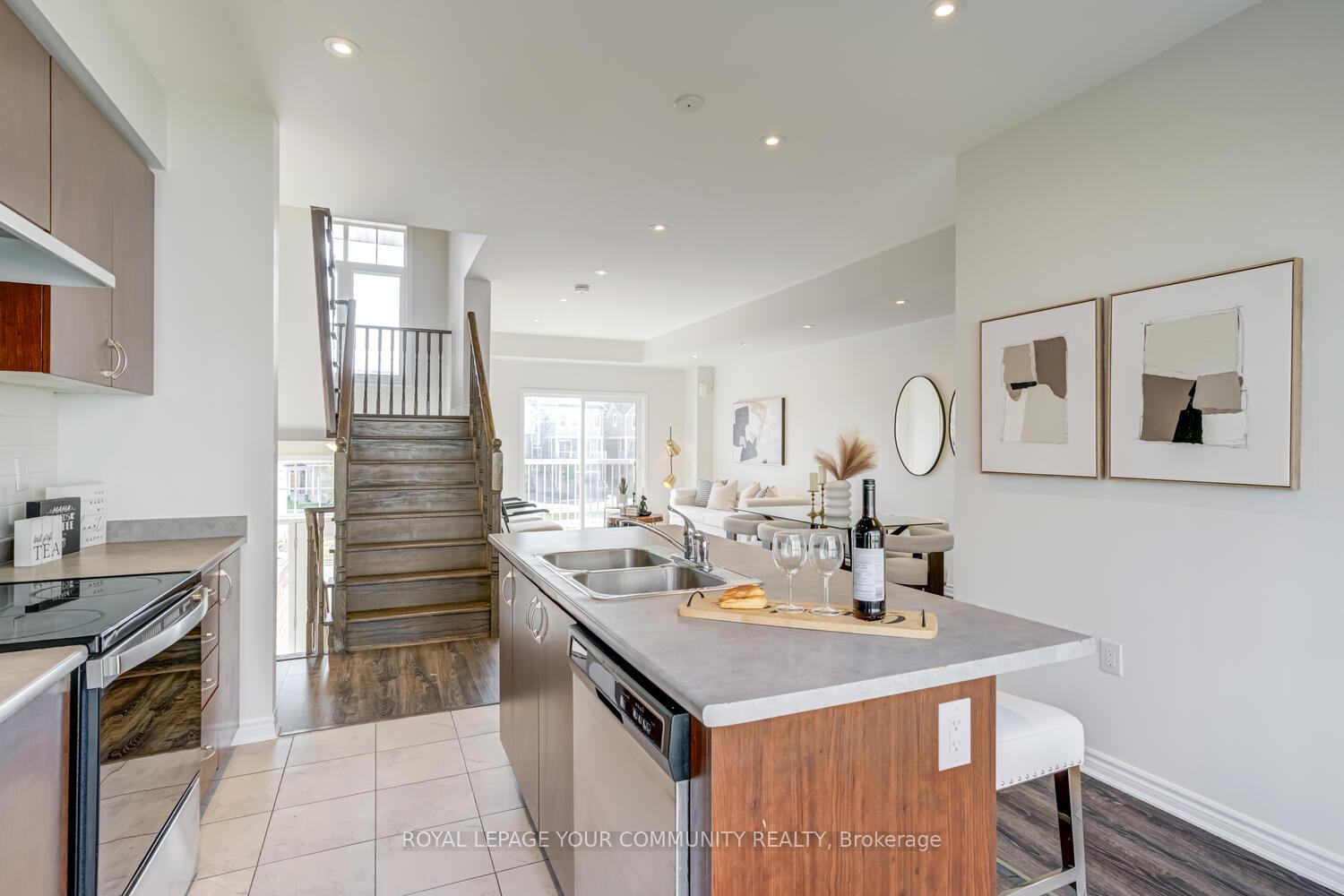 Photo 7 of 25 Shelburne Avenue, Wasaga Beach — HOMEH