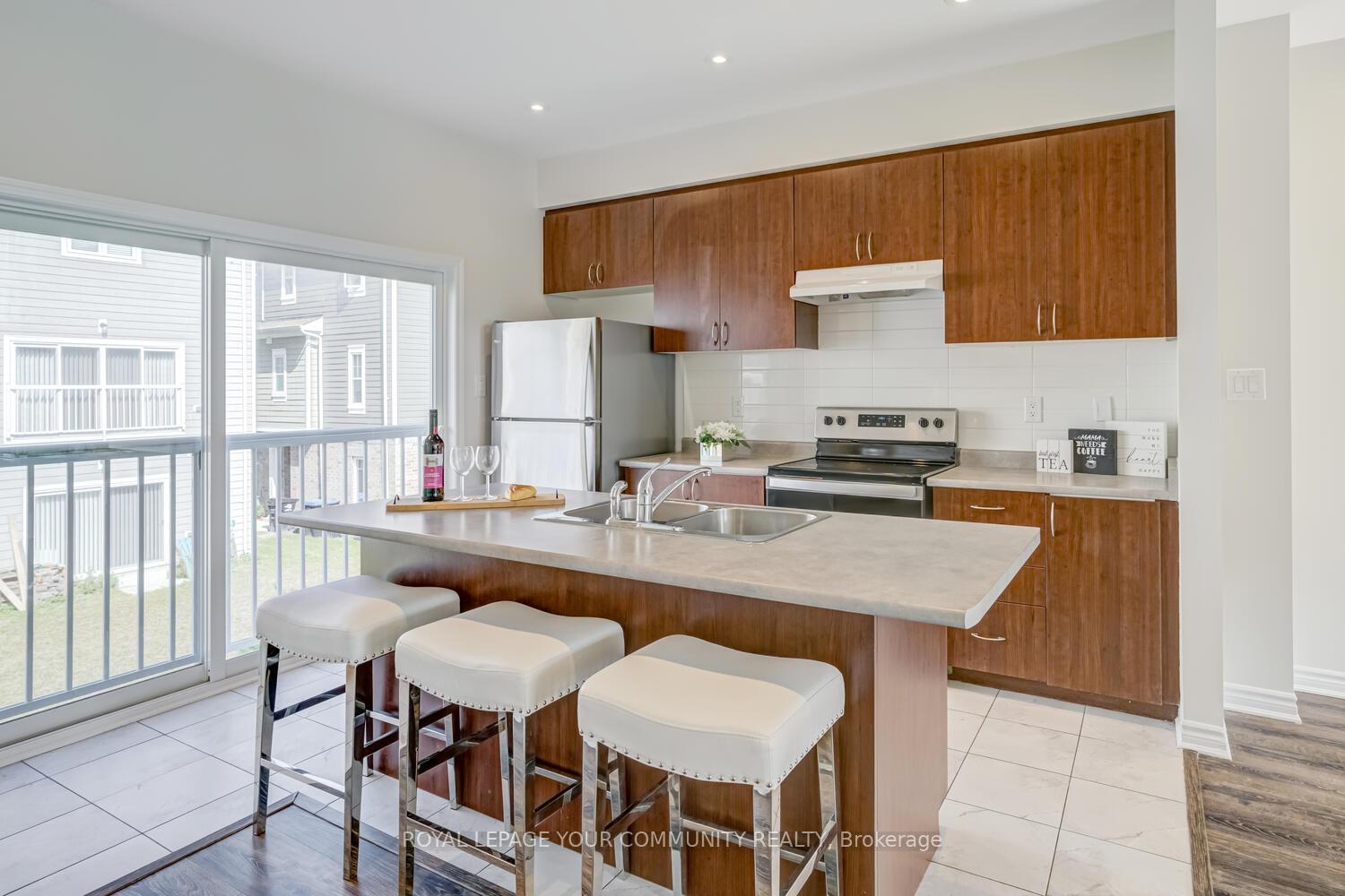Photo 9 of 25 Shelburne Avenue, Wasaga Beach — HOMEH