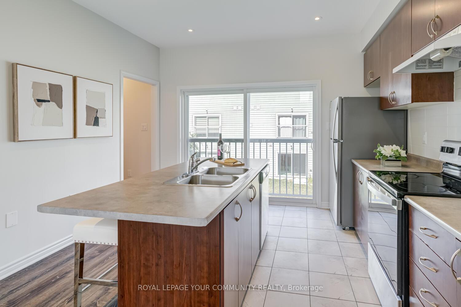 Photo 10 of 25 Shelburne Avenue, Wasaga Beach — HOMEH
