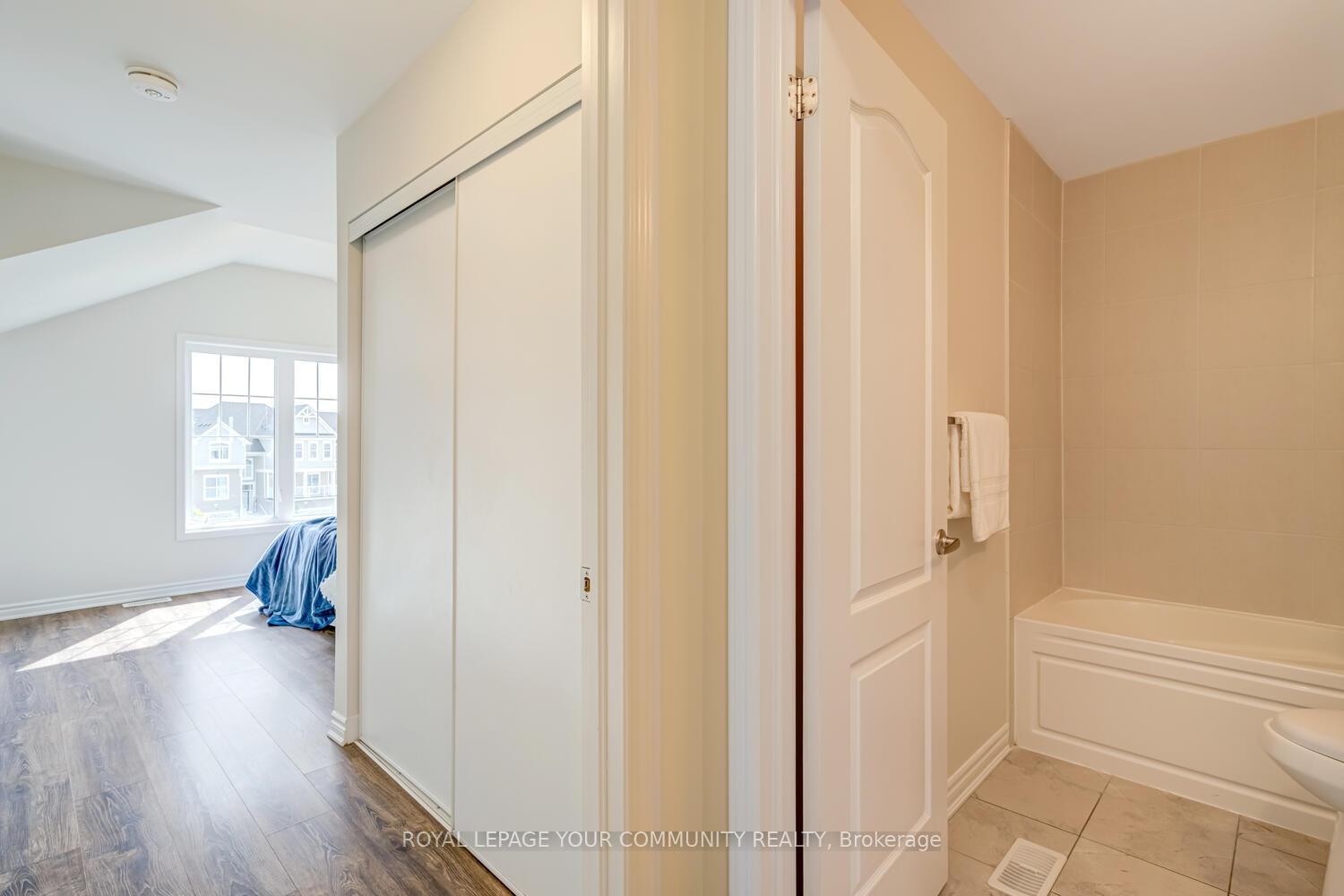 Photo 36 of 25 Shelburne Avenue, Wasaga Beach — HOMEH