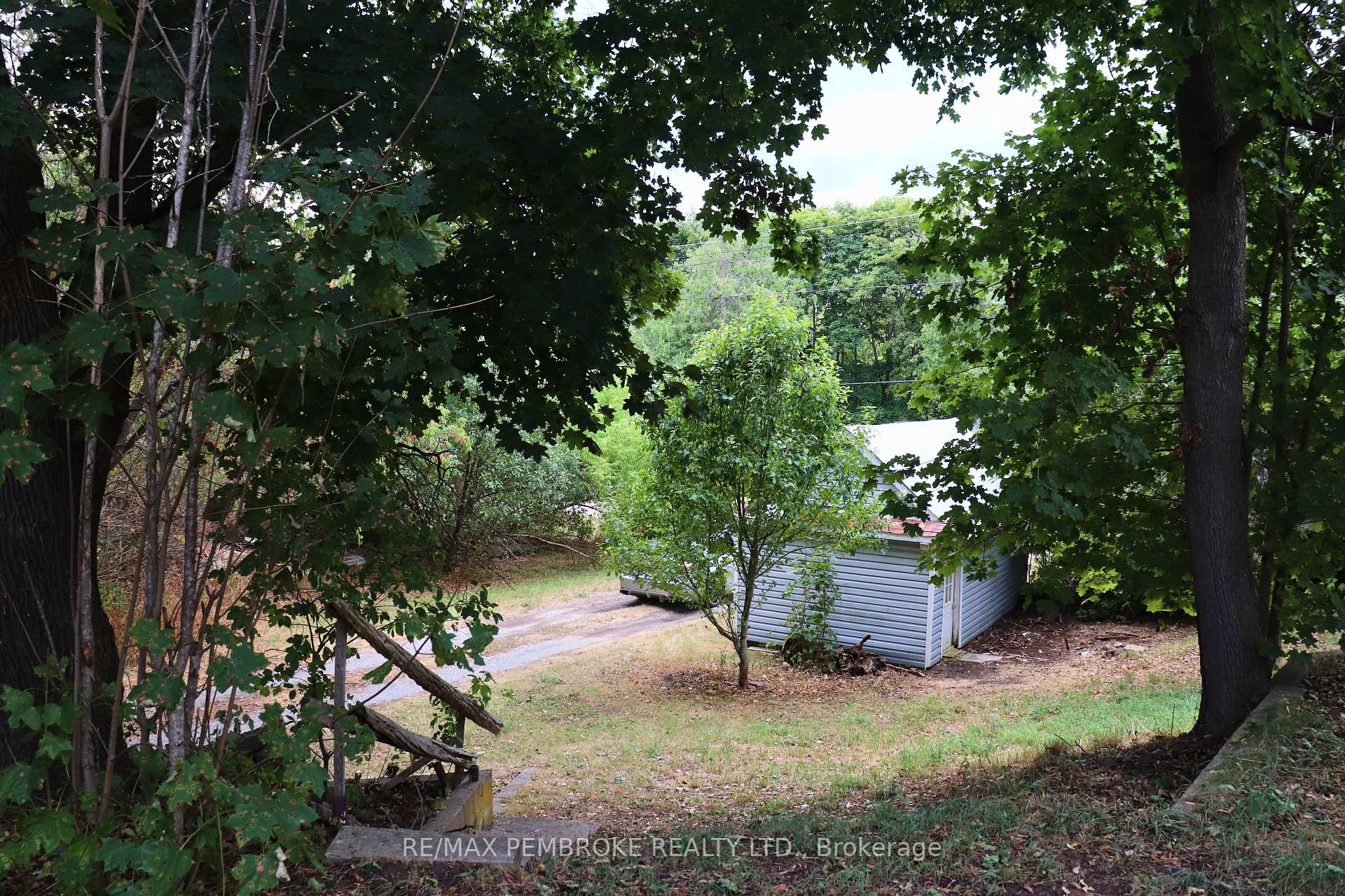 Photo 6 of 1796 Mill Street, Bonnechere Valley, Eganville/Bonnechere Twp — HOMEH