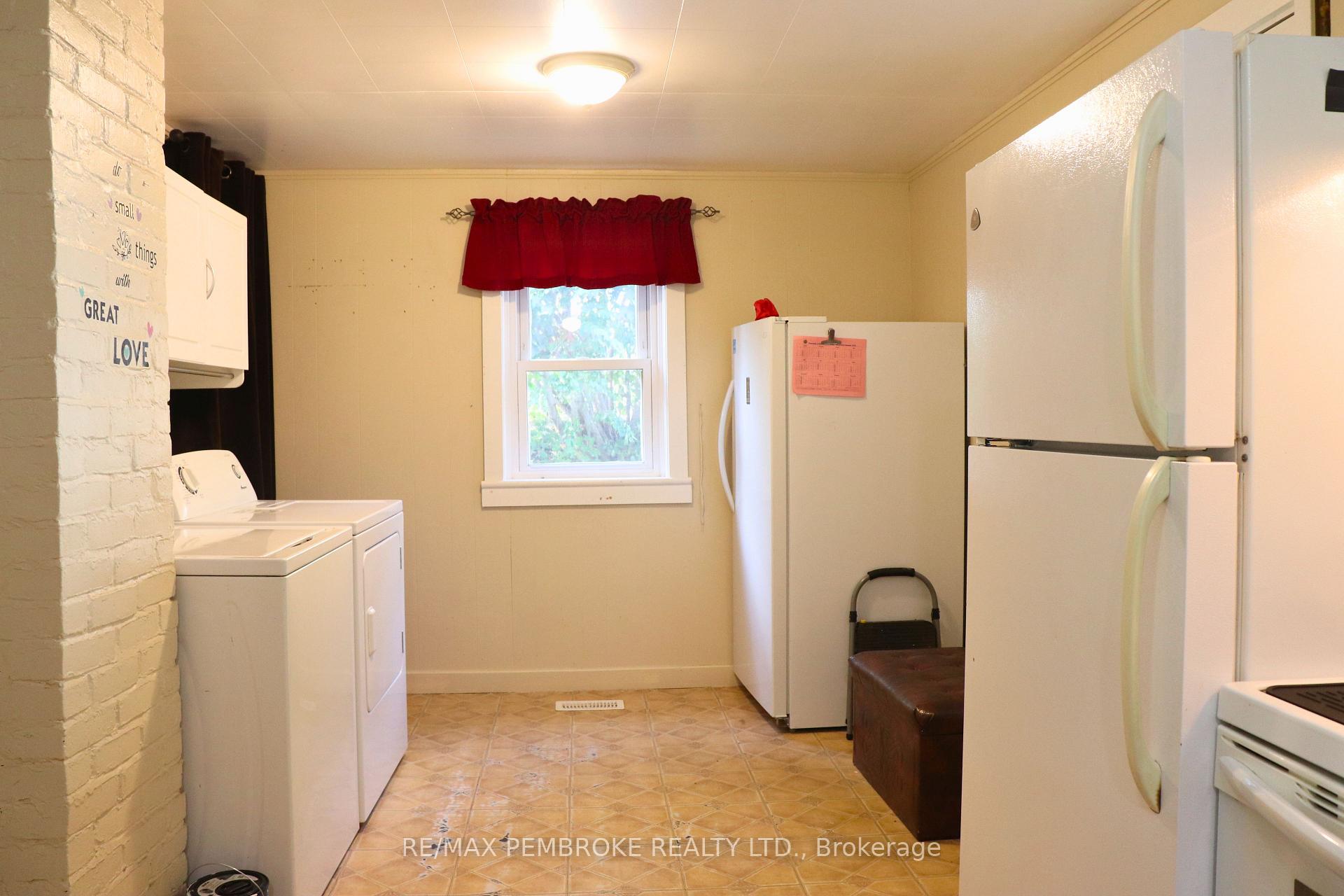 Photo 10 of 1796 Mill Street, Bonnechere Valley, Eganville/Bonnechere Twp — HOMEH