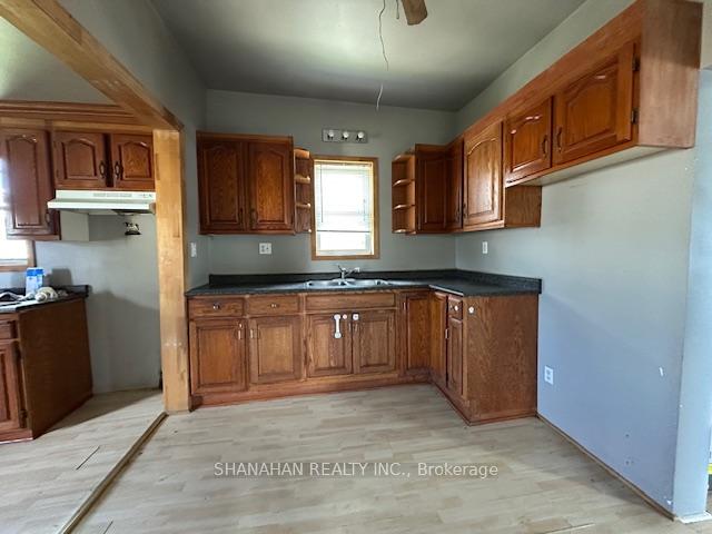 Photo 3 of 577 Erie Street, Warwick, Watford — HOMEH