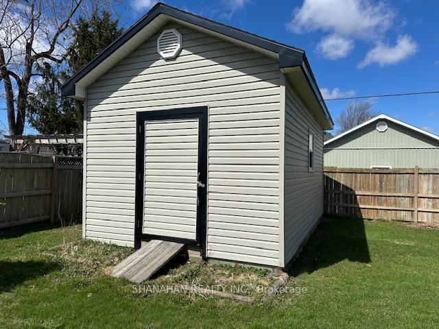 Photo 17 of 577 Erie Street, Warwick, Watford — HOMEH