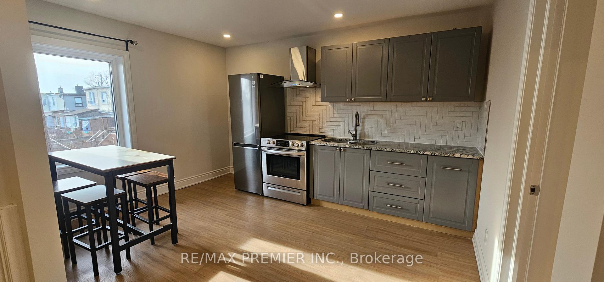 Photo 5 of 2028 Dufferin Street, Toronto, Caledonia-Fairbank — HOMEH