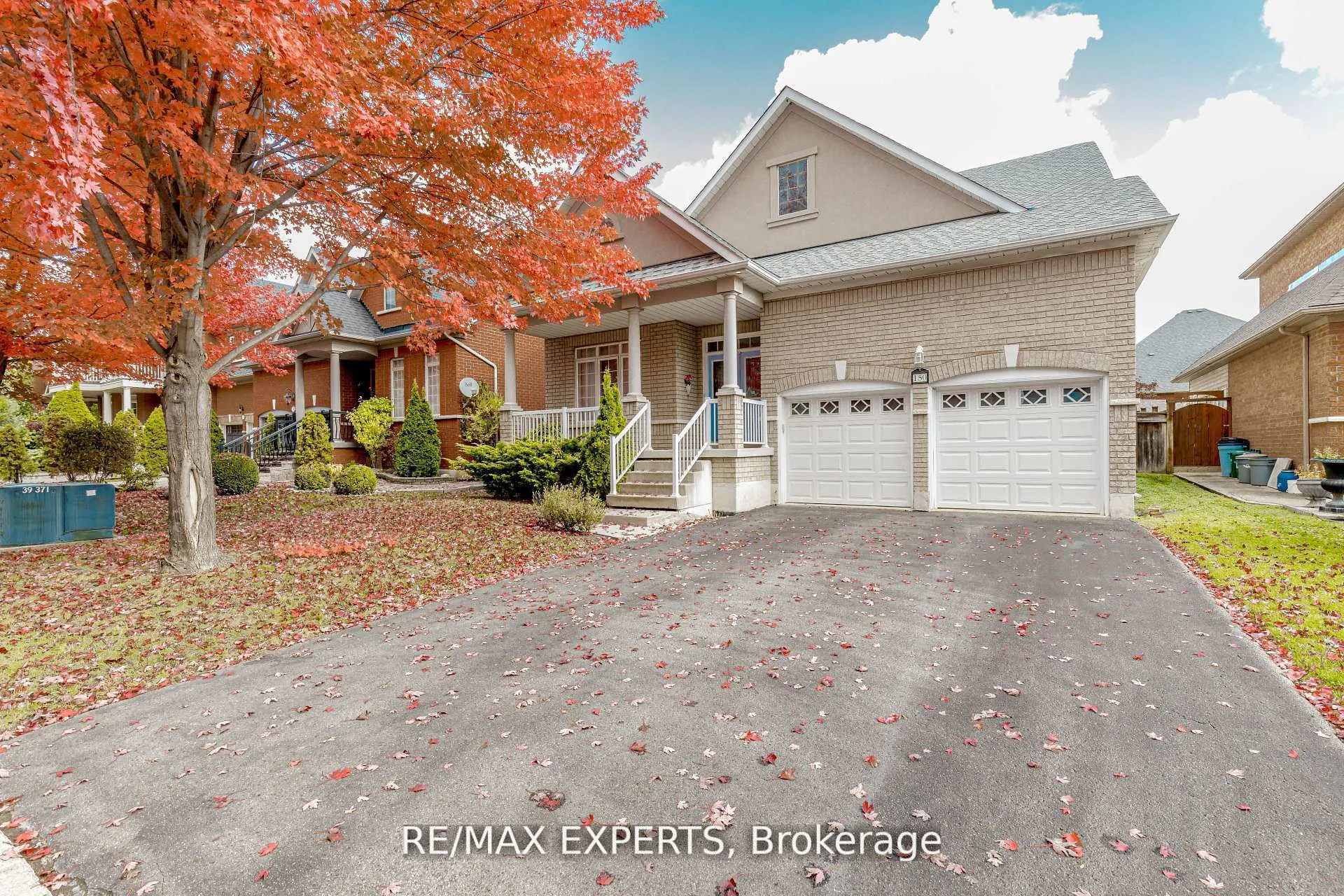 Photo 3 of 150 Saint Nicholas Crescent, Vaughan, Vellore Village — HOMEH