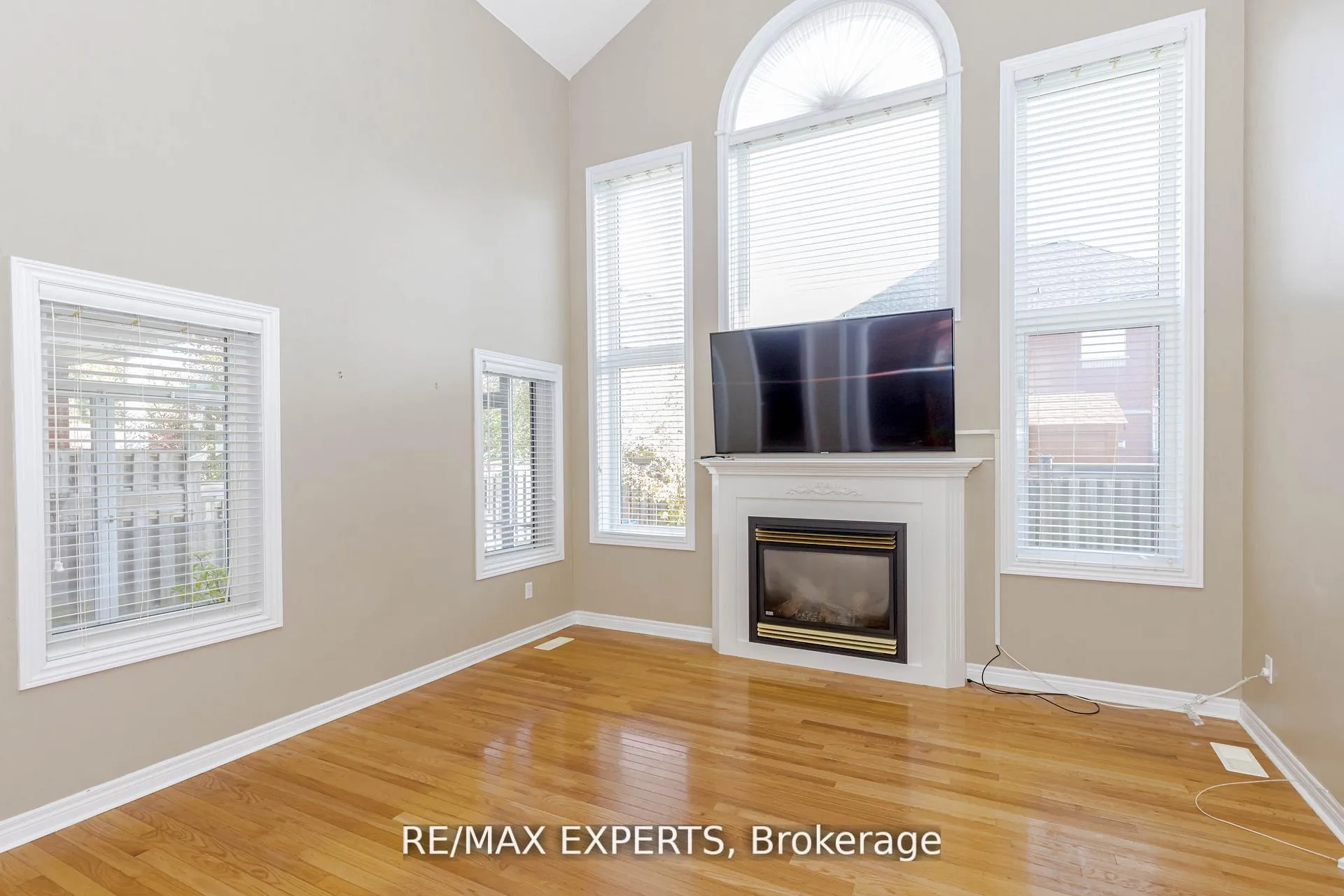 Photo 19 of 150 Saint Nicholas Crescent, Vaughan, Vellore Village — HOMEH