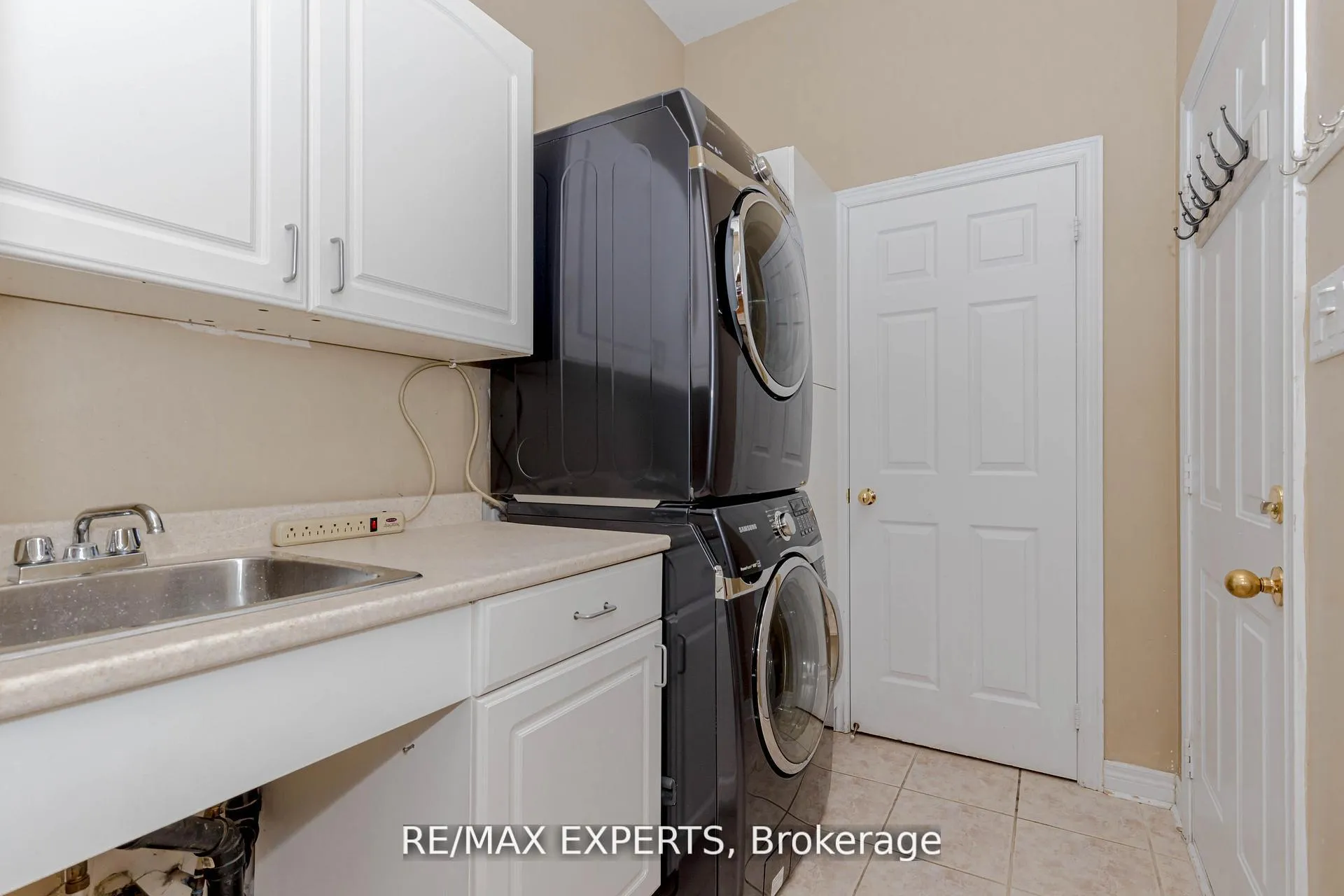 Photo 20 of 150 Saint Nicholas Crescent, Vaughan, Vellore Village — HOMEH