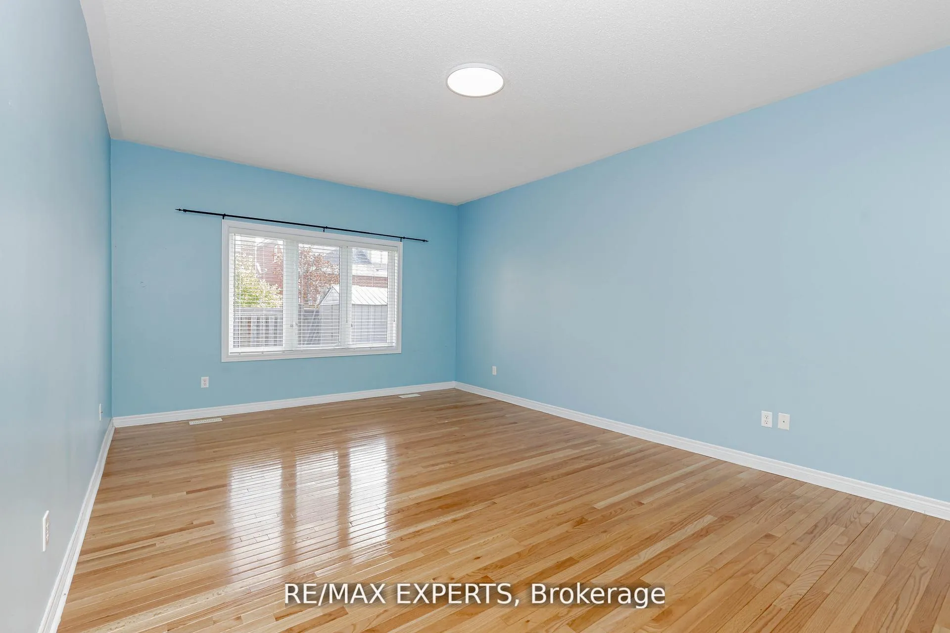 Photo 23 of 150 Saint Nicholas Crescent, Vaughan, Vellore Village — HOMEH