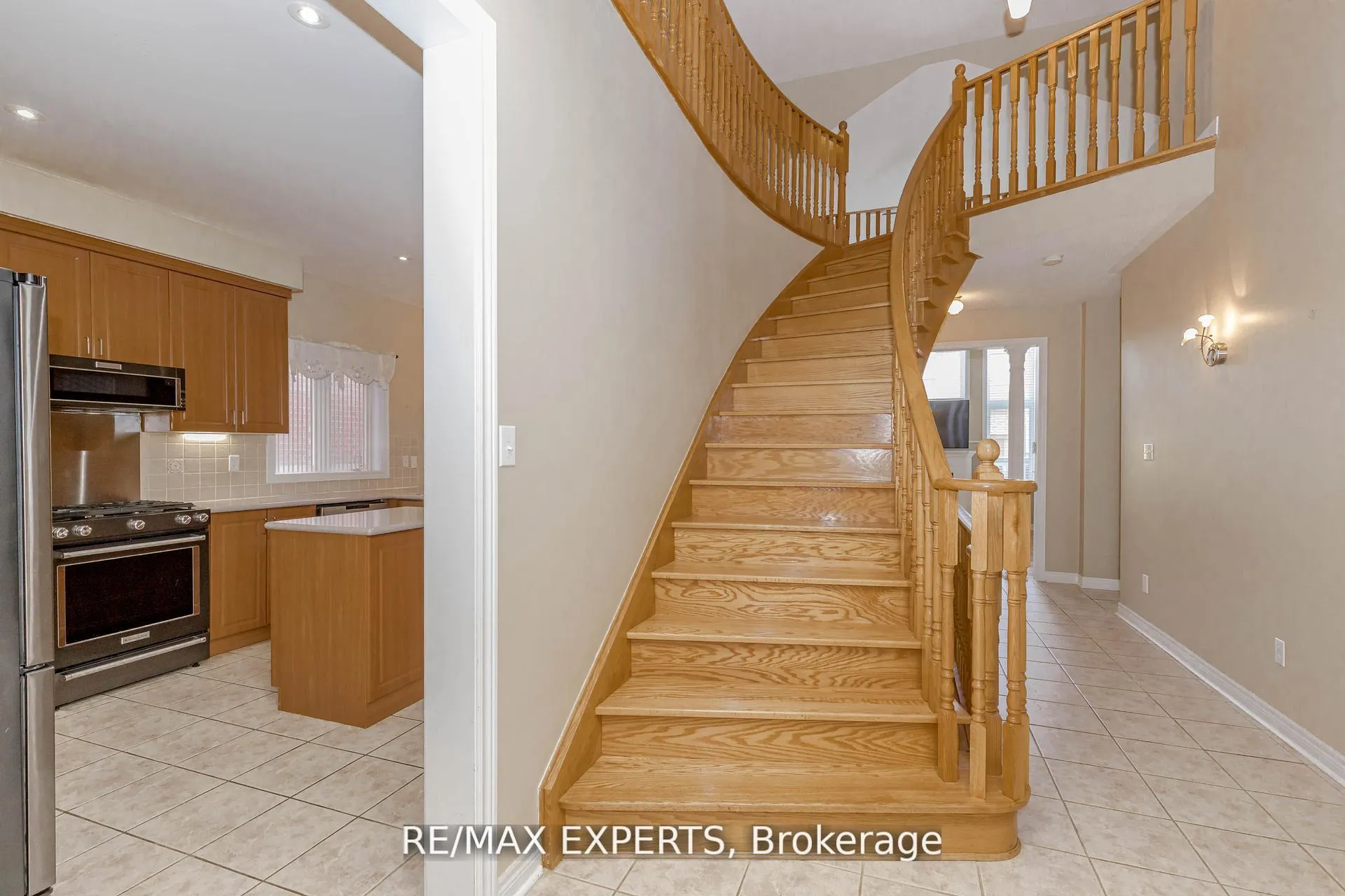 Photo 29 of 150 Saint Nicholas Crescent, Vaughan, Vellore Village — HOMEH