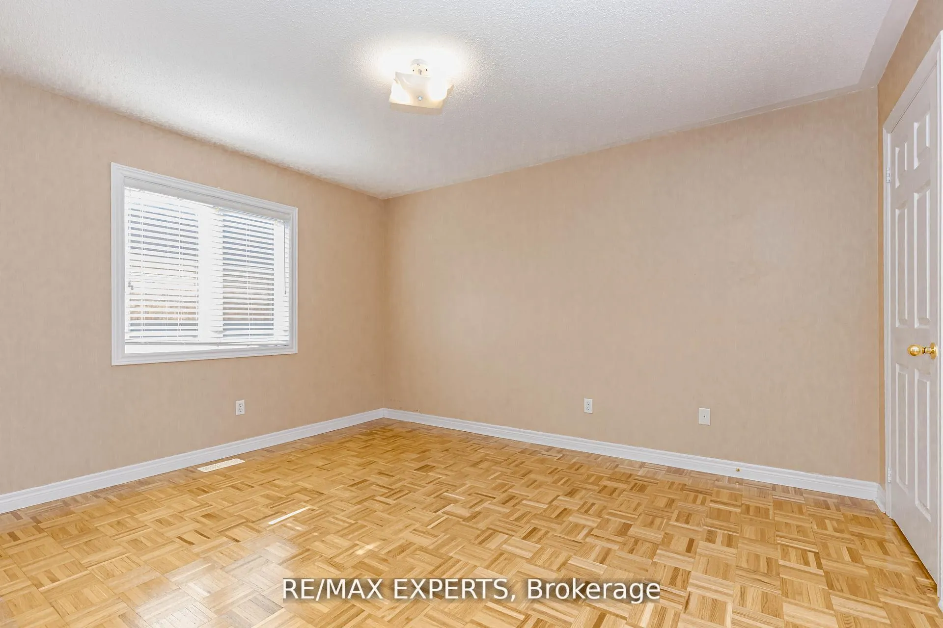 Photo 34 of 150 Saint Nicholas Crescent, Vaughan, Vellore Village — HOMEH