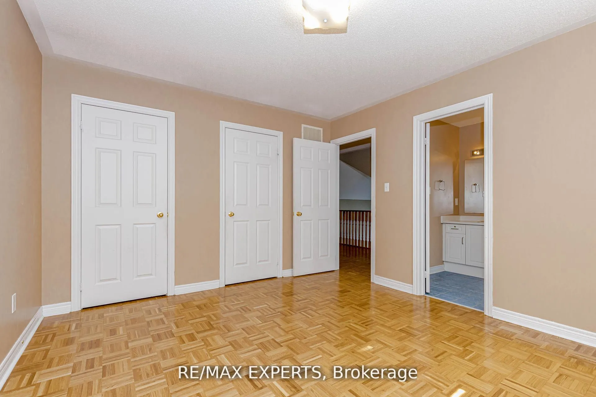 Photo 35 of 150 Saint Nicholas Crescent, Vaughan, Vellore Village — HOMEH