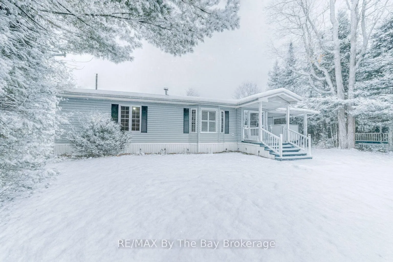 Photo 1 of 34 Topaz Street, Wasaga Beach — HOMEH