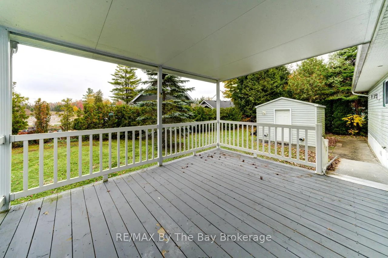 Photo 6 of 34 Topaz Street, Wasaga Beach — HOMEH
