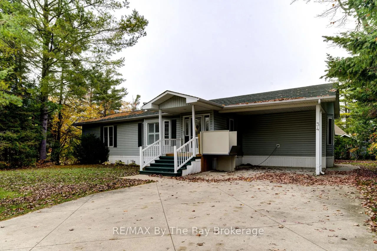 Photo 7 of 34 Topaz Street, Wasaga Beach — HOMEH