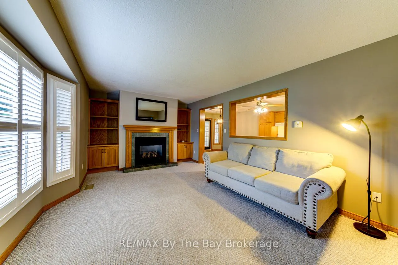 Photo 14 of 34 Topaz Street, Wasaga Beach — HOMEH