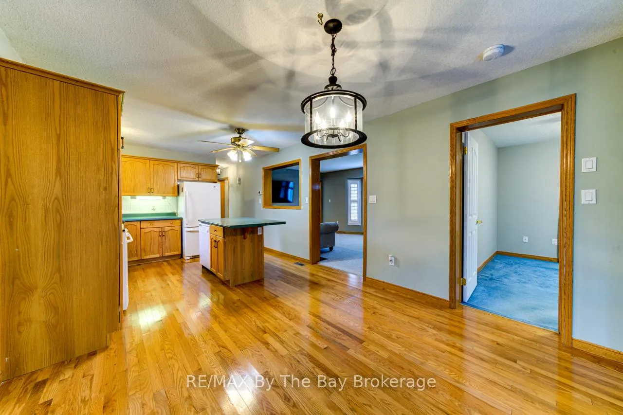 Photo 19 of 34 Topaz Street, Wasaga Beach — HOMEH