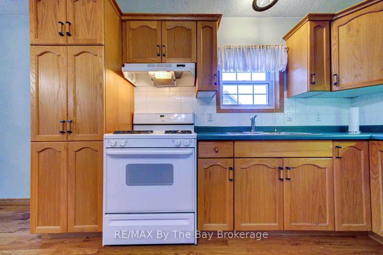 Photo 22 of 34 Topaz Street, Wasaga Beach — HOMEH