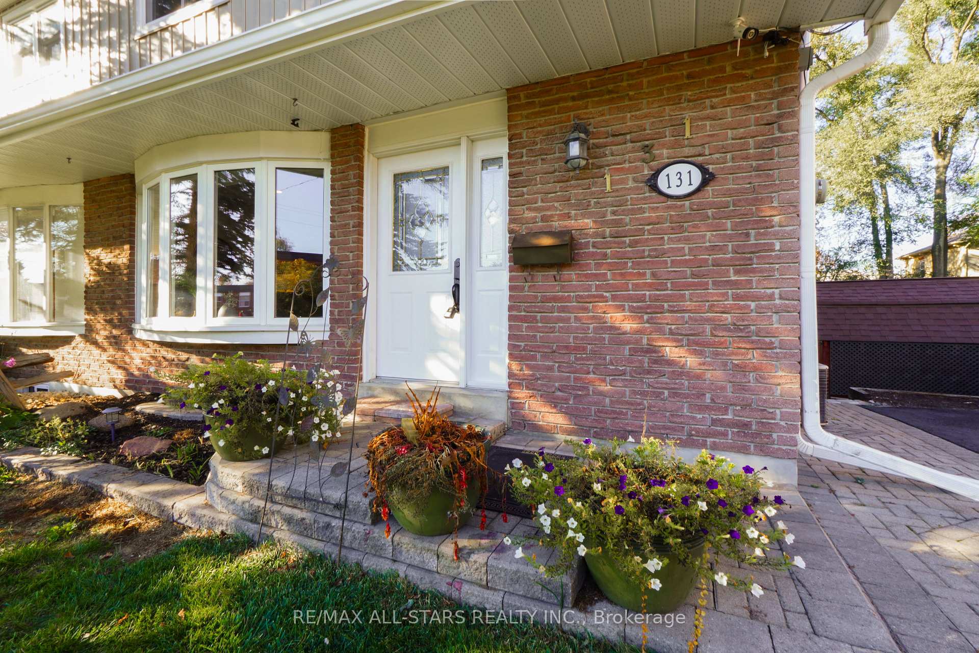 Photo 2 of 131 Colborne Street, Uxbridge — HOMEH