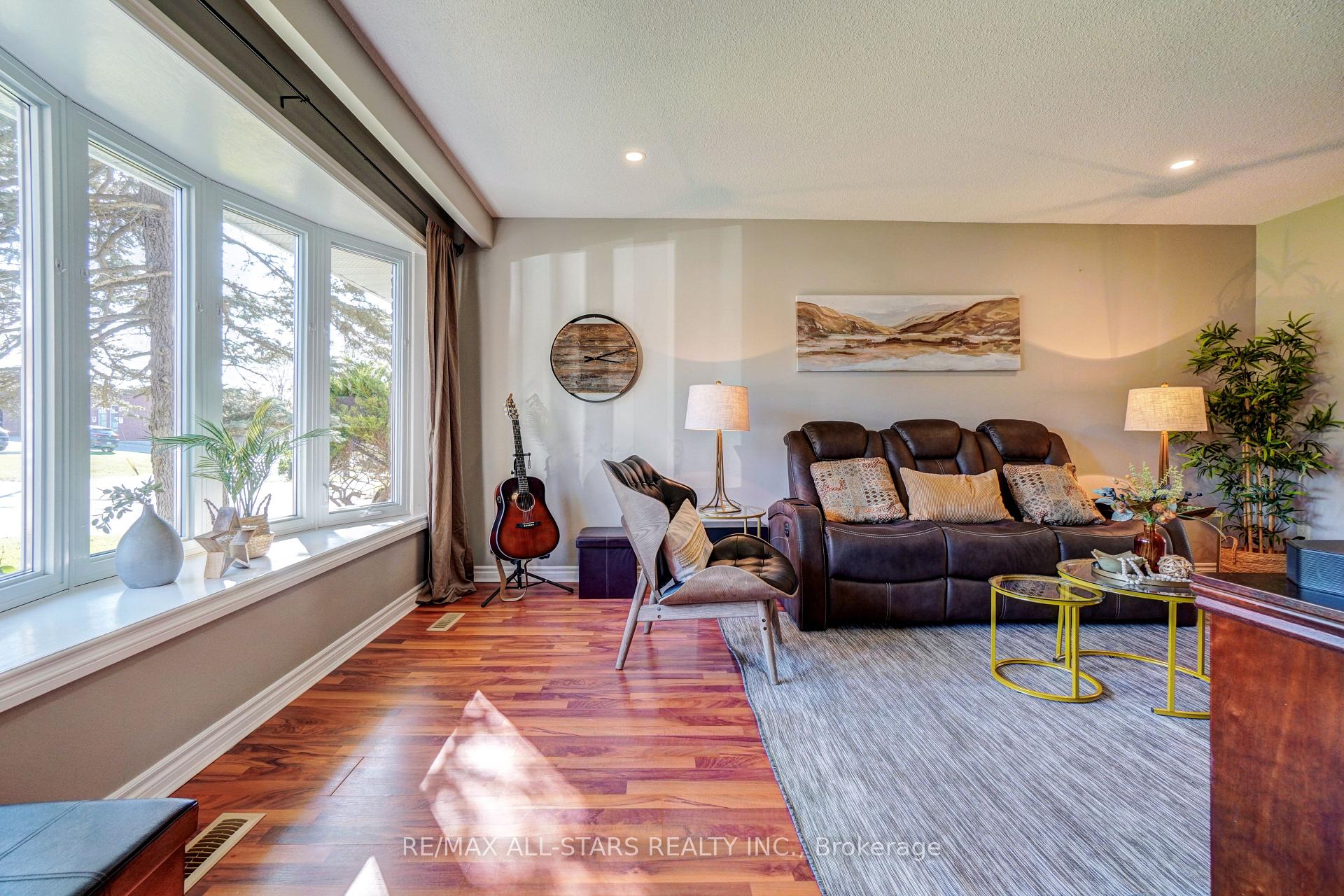 Photo 4 of 131 Colborne Street, Uxbridge — HOMEH
