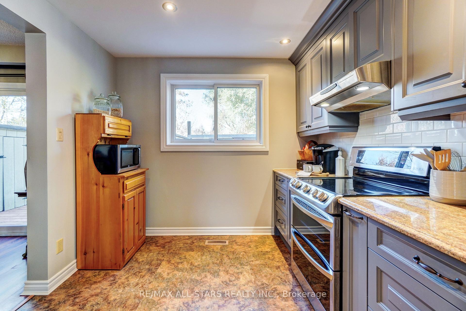 Photo 15 of 131 Colborne Street, Uxbridge — HOMEH