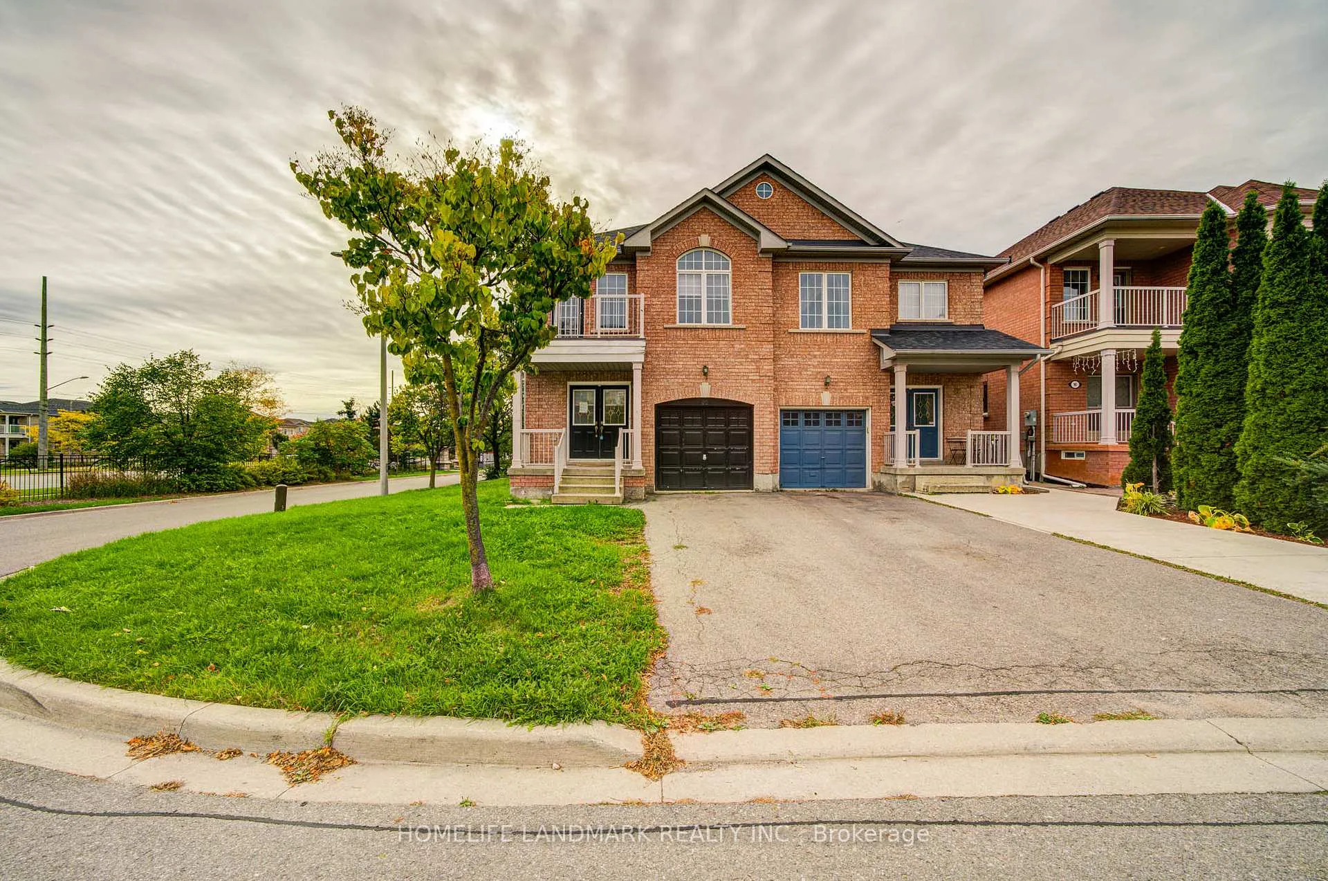 Photo 4 of 86 Andes Crescent, Vaughan, Vellore Village — HOMEH